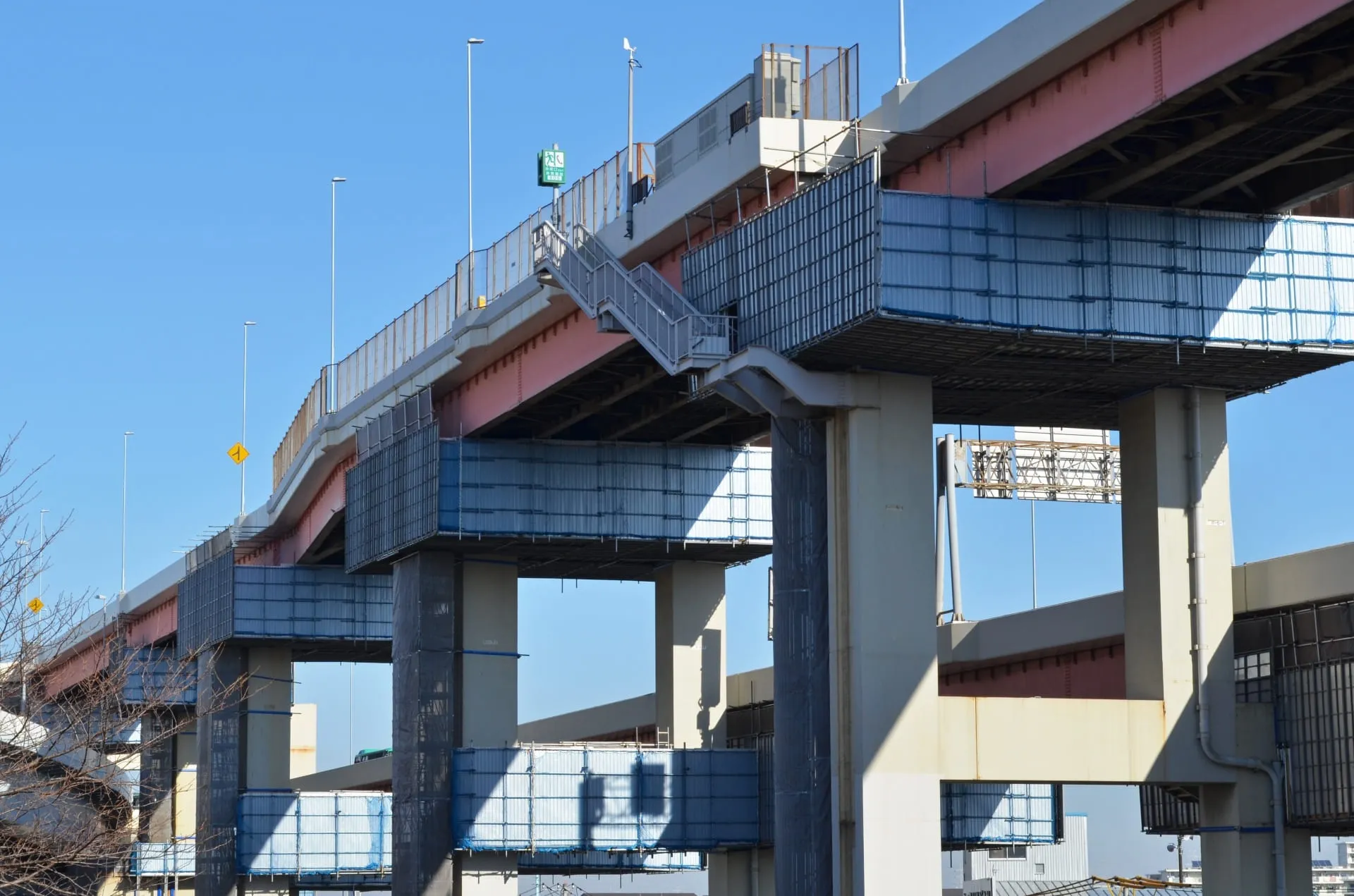 コンクリート補修工事の現場作業員とは?仕事内容や将来性を解説